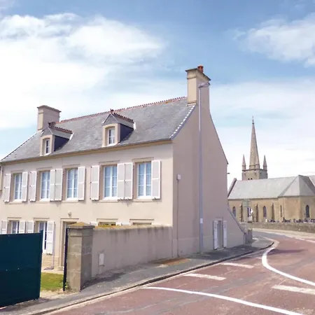 Nice Home In Saint-Marcouf With Kitchen