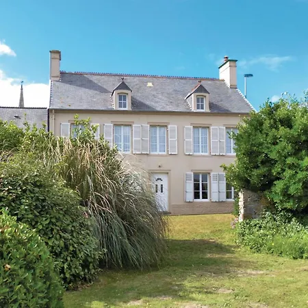 Nice Home In Saint-Marcouf With Kitchen *