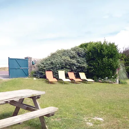 Nice Home In Saint-Marcouf With Kitchen Holiday home *