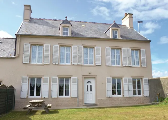 Nice Home In Saint-Marcouf With Kitchen *