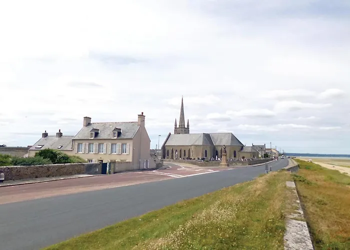 Nice Home In Saint-Marcouf With Kitchen