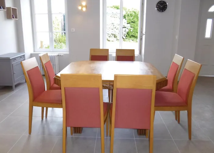 Holiday home Nice Home In Saint-Marcouf With Kitchen Saint-Marcouf