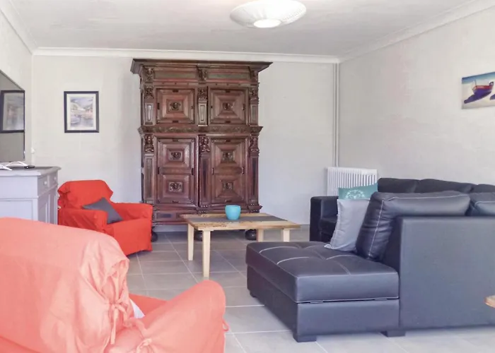 Nice Home In Saint-Marcouf With Kitchen Holiday home Saint-Marcouf