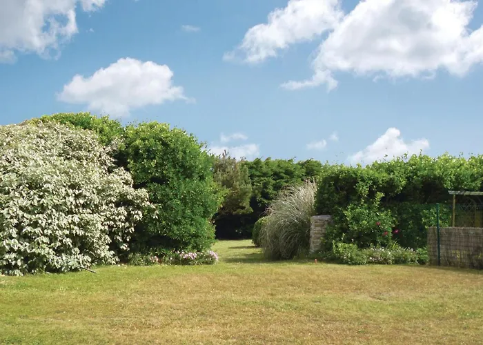 Nice Home In Saint-Marcouf With Kitchen