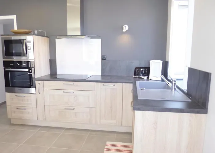 Nice Home In Saint-Marcouf With Kitchen * Saint-Marcouf